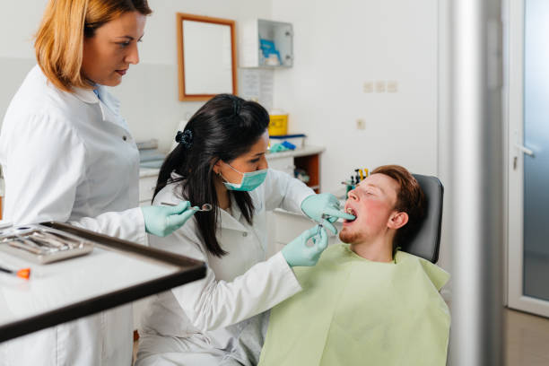 Best Weekend Emergency Dentist in Glenvar Heights, FL